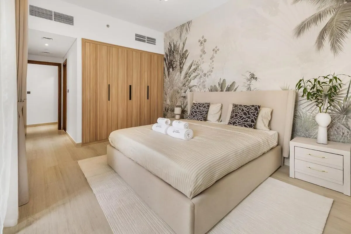 Modern 1Br Hideaway - Peaceful & Central - Holiday Boulevard Dubai 0*,  United Arab Emirates