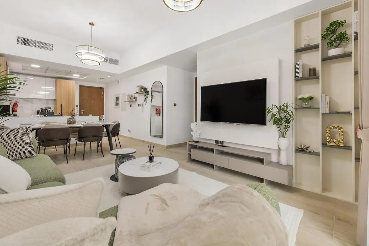 Modern 1Br Hideaway - Peaceful & Central - Holiday Boulevard Dubai
