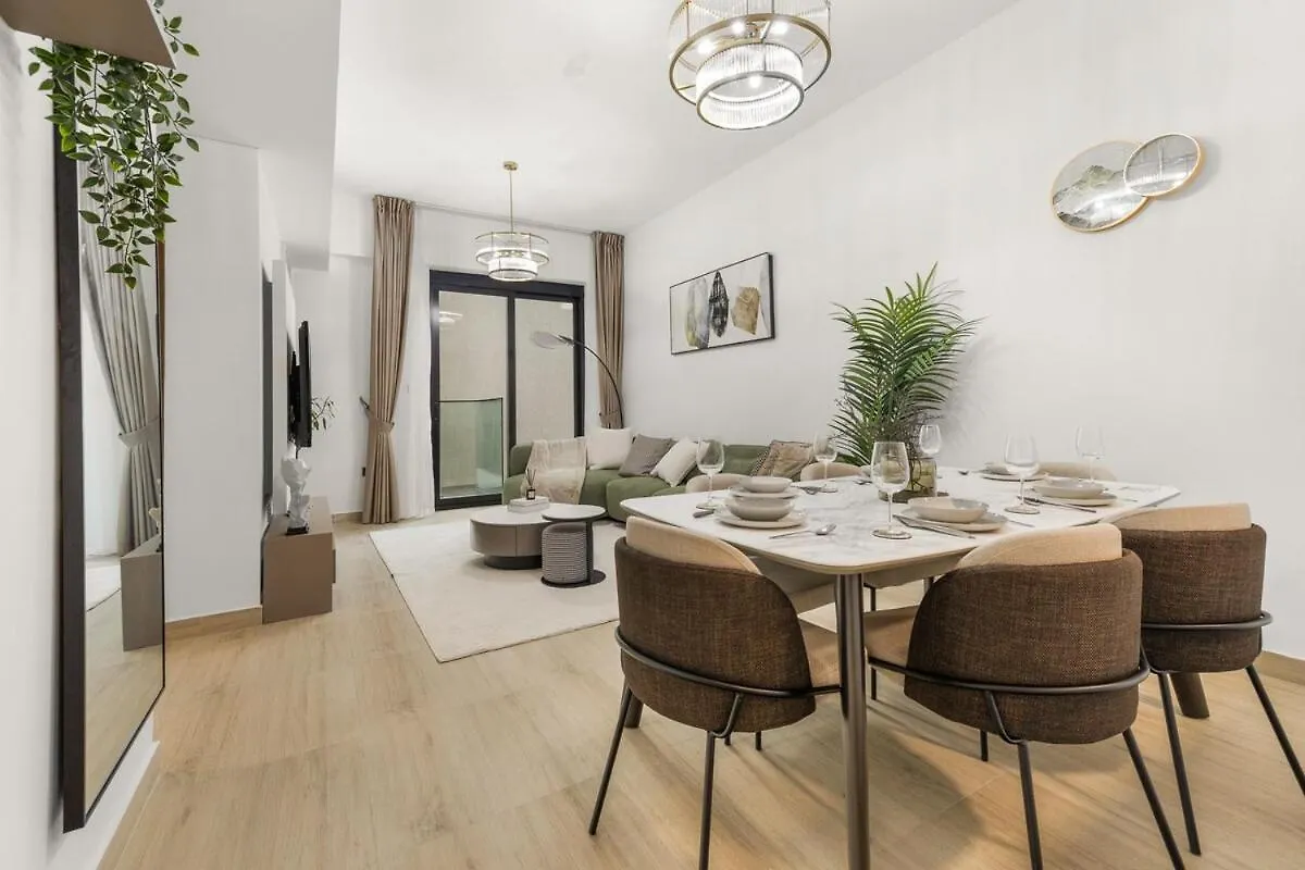 Modern 1Br Hideaway - Peaceful & Central - Holiday Boulevard Dubai 0*,