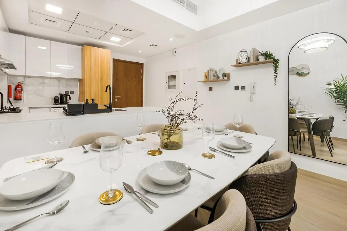 Modern 1Br Hideaway - Peaceful & Central - Holiday Boulevard Dubai United Arab Emirates