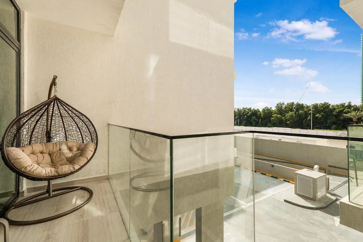 Apartment Modern 1Br Hideaway - Peaceful & Central - Holiday Boulevard Dubai